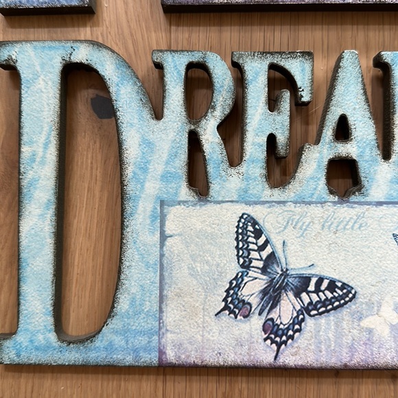 NWT Two Wall Plaques - Picture 2 of 6